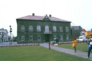 isl2002_1_05_Reykjavik_Palazzo_del_Governo