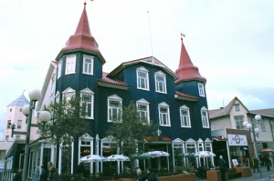 isl2002_2_22_Akureyri_Centro