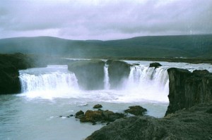 isl2002_2_24_Nord_Est_Cascate