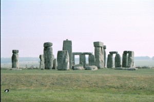 crn2003_101_stonehenge1
