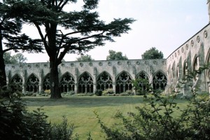 crn2003_108_salisbury_chiostro