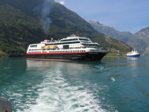 hrt2004_0523_fiordo_geiranger