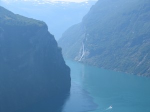 hrt2004_0526_fiordo_geiranger_7_sorelle