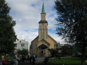 hrt2004_0582_tromso_chiesa