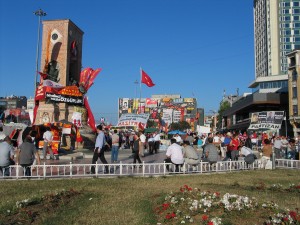 IMG_005_Istanbul_Piazza_Taksim