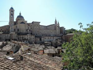 Centro Italia 2021 019 Urbino Panorama