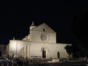 Centro Italia 2021 130 Assisi Basilica-di-Santa-Chiara