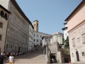 Centro Italia 2021 230 Spoleto Piazza-del-Duomo