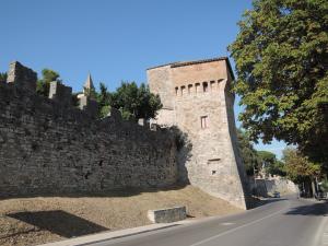 Centro Italia 2021 300 Todi Mura