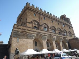 Centro Italia 2021 349 Orvieto Palazzo-del-Capitano-del-Popolo