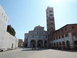 Centro Italia 2021 671 Lucca Duomo-di-San-Martino